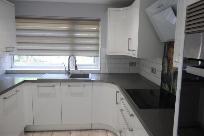 Kitchen 2.JPG