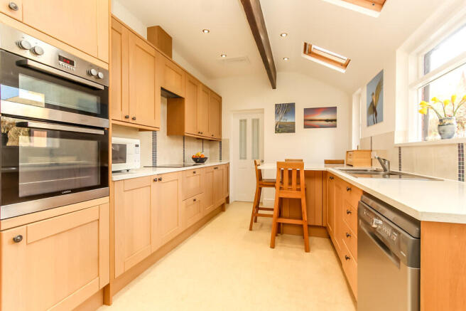 Kitchen/breakfast...