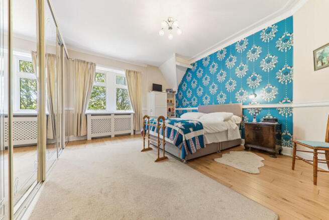 5 bed Terraced for sale Image 12