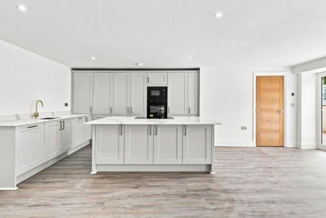 3 bed Detached to rent Image 5