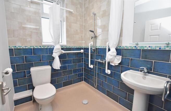 Shower Room.JPG
