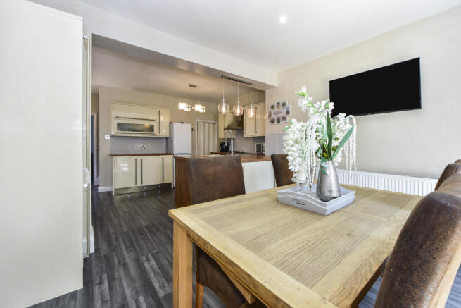 3 bed Semi-Detached for sale Image 11