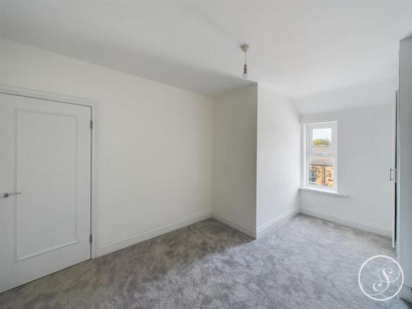 2 bed Flat to rent Image 6