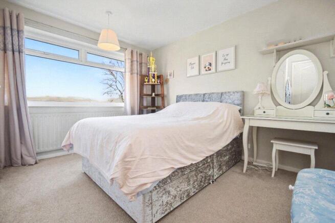 3 bed Semi-Detached for sale Image 8