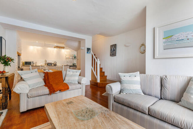 6 Open Plan Living  69 South Ford Road Dartmouth -