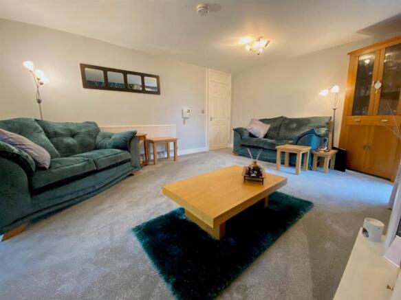 2 bed Apartment for sale Image 4