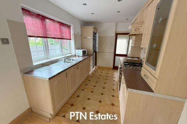 kitchen 1.jpg