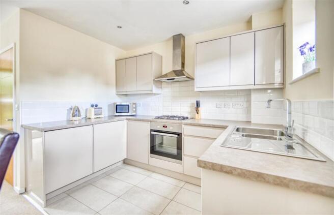 3 Kitchen.jpg