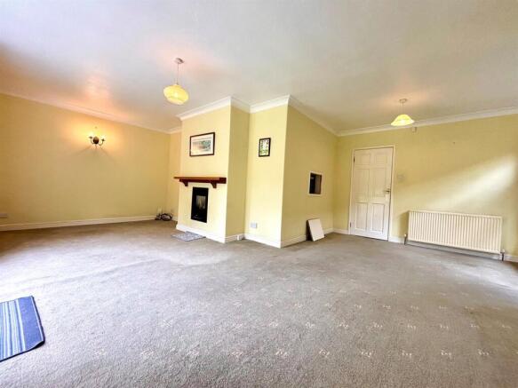 4 bed Detached for sale Image 8