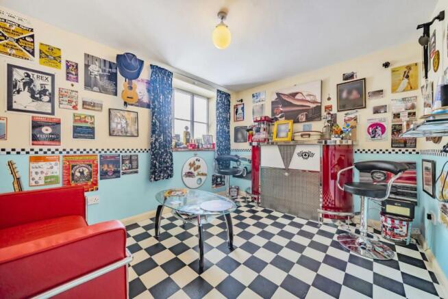 4th DOUBLE BEDROOM or 4th RECEPTION.jpg