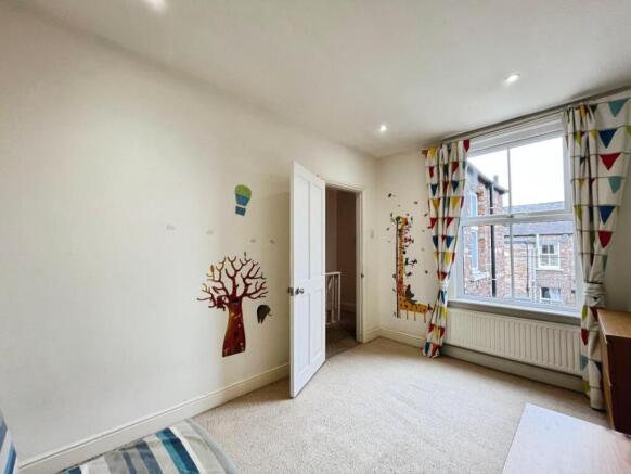 3 bed Terraced for sale Image 11