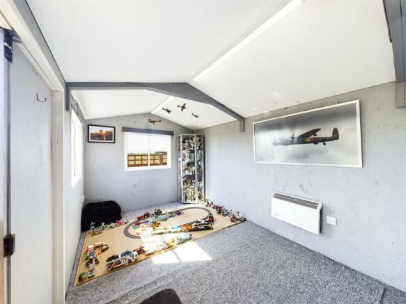 Games Room/Home Office.jpg