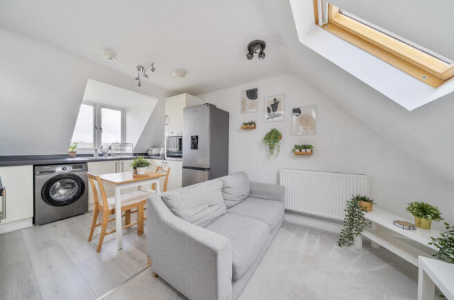 1395715-1-6965046...