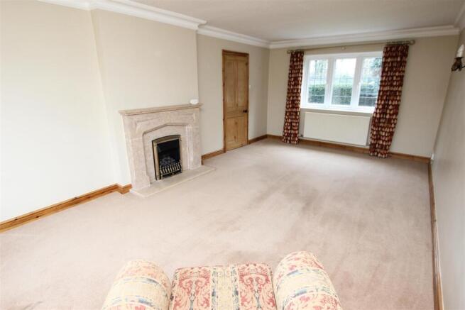 3 bed Detached Bungalow for sale Image 4