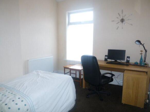 BEDROOM 2