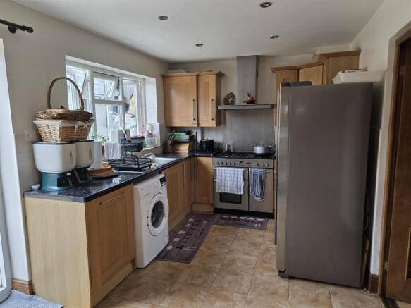 kitchen 37.jpg