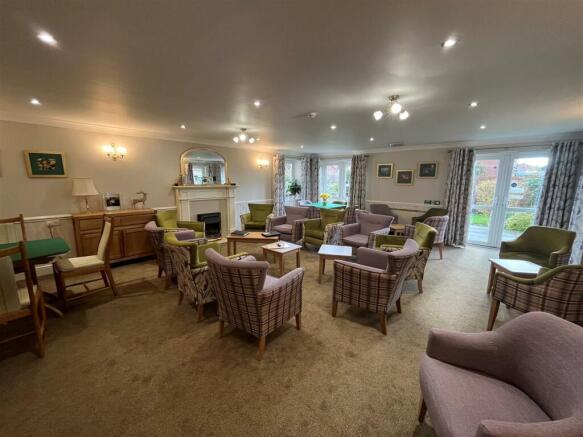 RESIDENTS LOUNGE