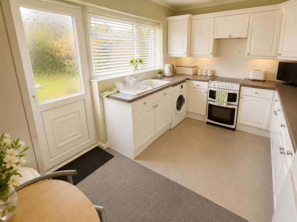 Melksham Drive, Irby photo 4