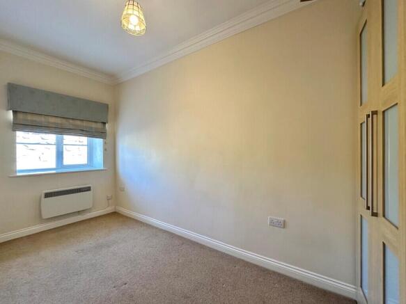 2 bed Apartment to rent Image 5