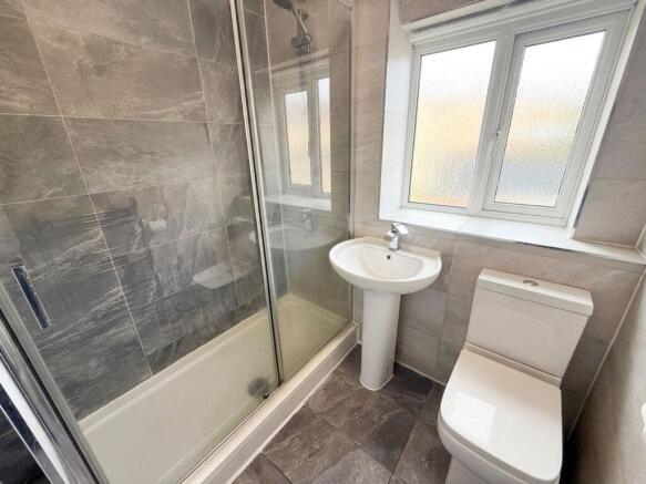 3 bed Semi-Detached to rent Image 10
