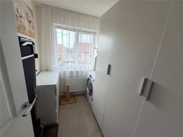 3 bed Semi-Detached for sale Image 9