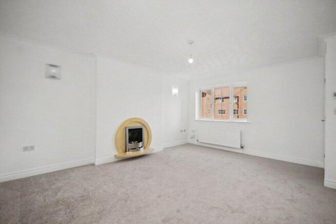 3 bed Town House for sale Image 12