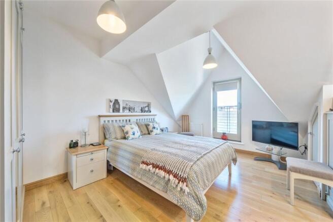 3 bed Apartment for sale Image 7