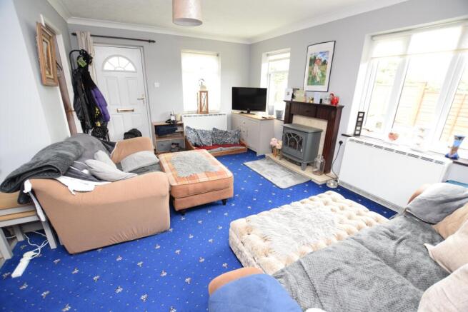 open plan lounge & dining room
