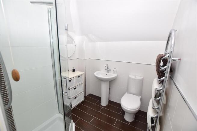 SHOWER ROOM ENSUITE