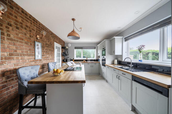Kitchen/Breakfast