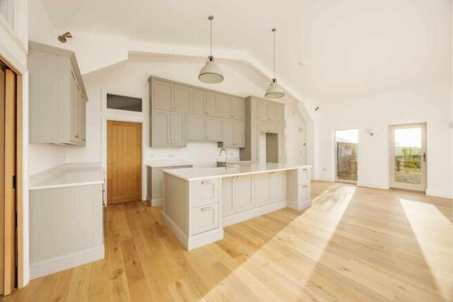 4 bed Detached for sale Image 2