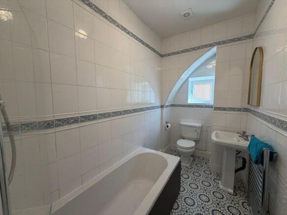 3 bed Terraced for sale Image 9