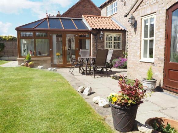Conservatory &Outdoor Entertainment Area 382