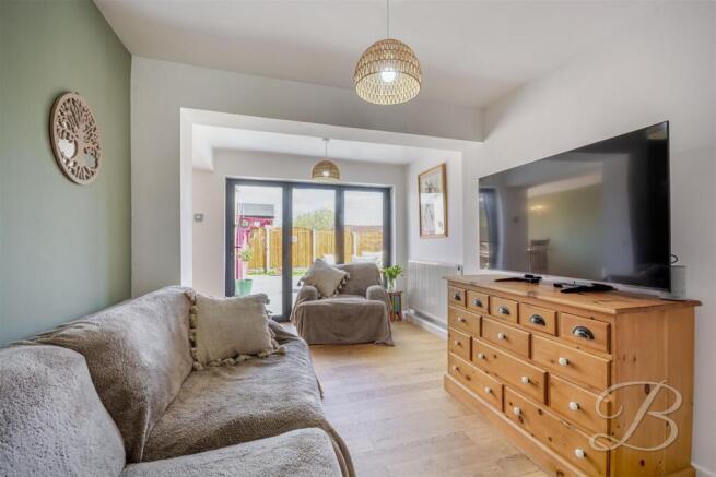 Canterbury Close, Mansfield Woodhouse, Mansfield photo 3