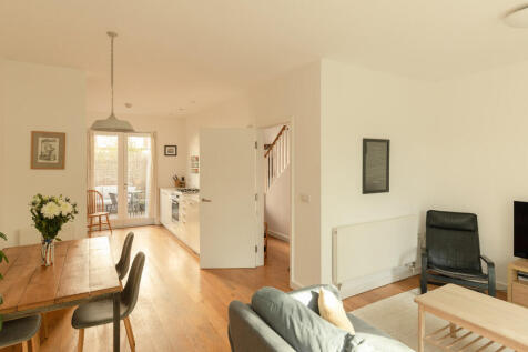 Holland Grove, Oval, London