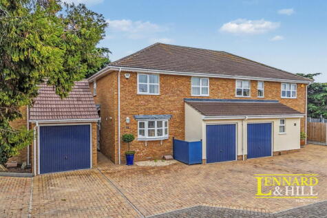 Montgomery Close, Grays, RM16 2ER