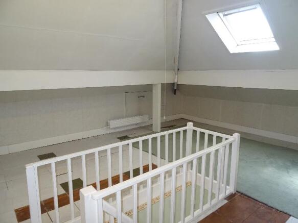 LOFT ROOM