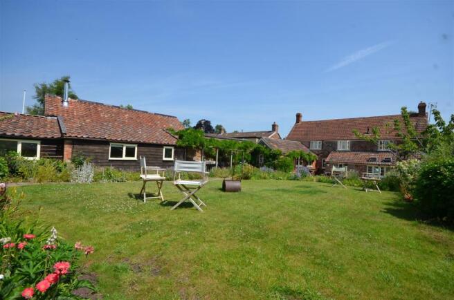 Lynchfield Rear