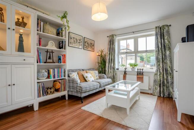 3 bed Semi-Detached for sale Image 5