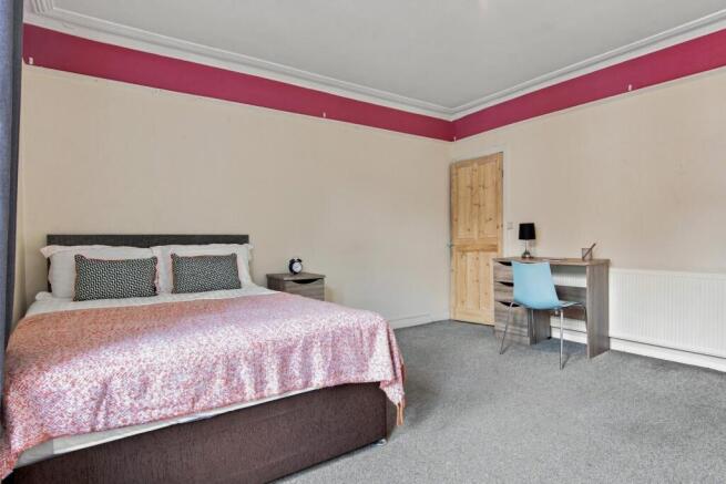 5 bed House to rent Image 11