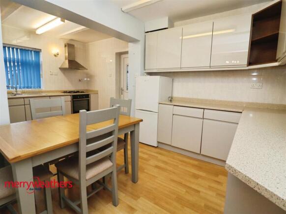 3 bed Semi-Detached for sale Image 10
