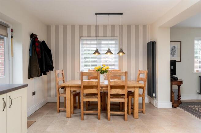 4.DINING AREA