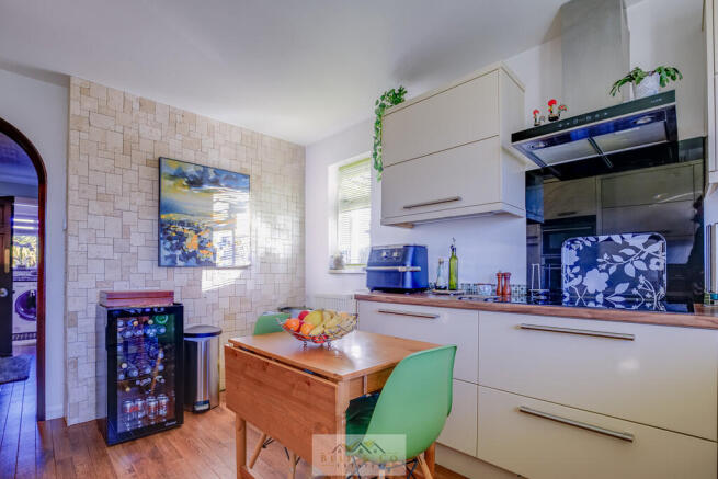 3 bed Detached Bungalow for sale Image 12