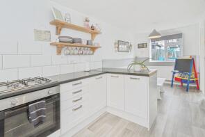 11, Thurcroft Close, Leicester LE2 9NE