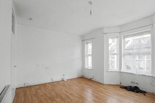 First Floor Flat, 32 Bingley Road, London E16 3JR