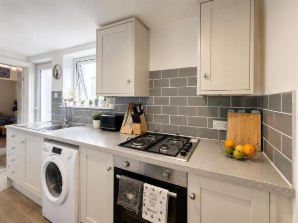 2 bed Terraced for sale Image 5