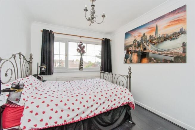 3 bed Terraced for sale Image 5