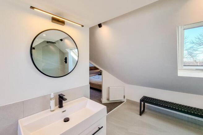 2 bed Flat to rent Image 12