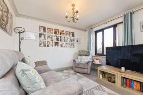 8, The Larneys, Frinton-on-sea CO13 0UG