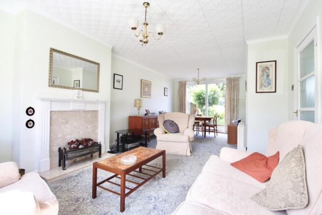 Lounge/Dining Room